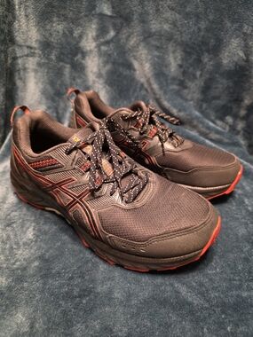 ASICS Men's Black and Red Running Shoes